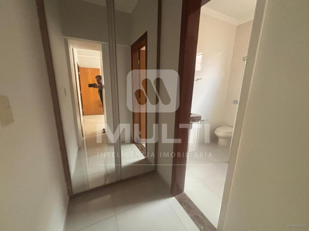 Casa à venda com 3 quartos, 200m² - Foto 17