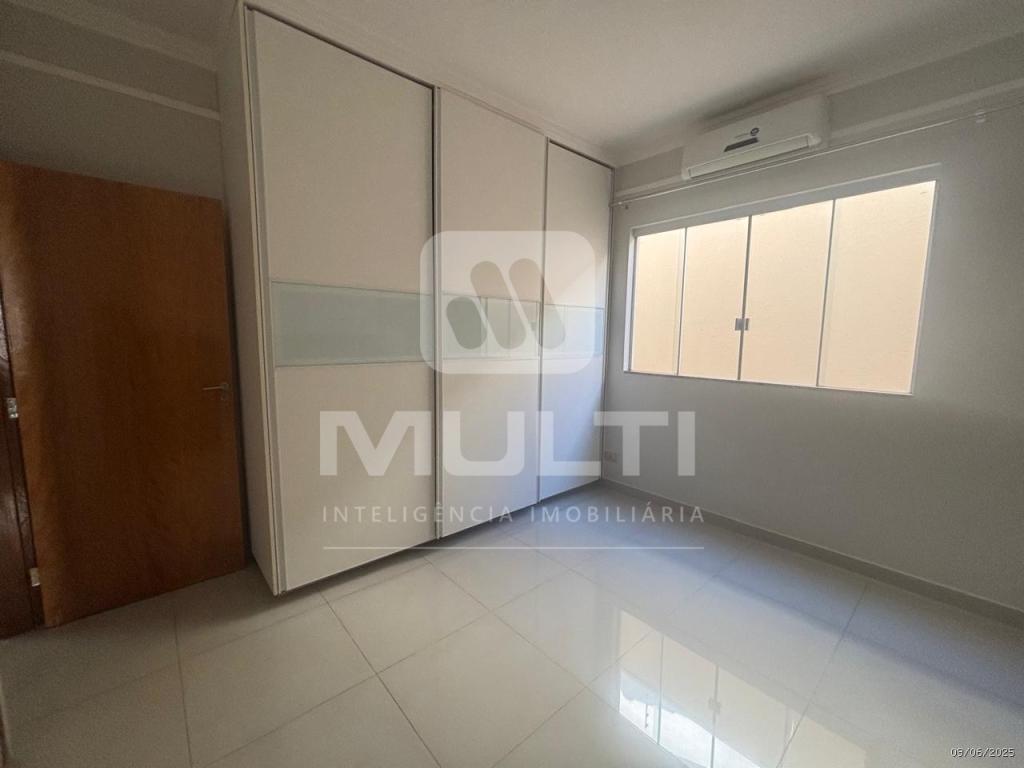Casa à venda com 3 quartos, 200m² - Foto 19