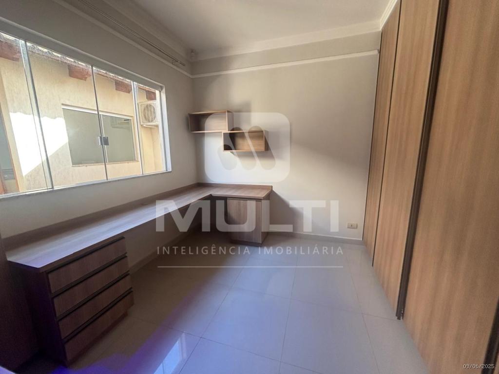 Casa à venda com 3 quartos, 200m² - Foto 21