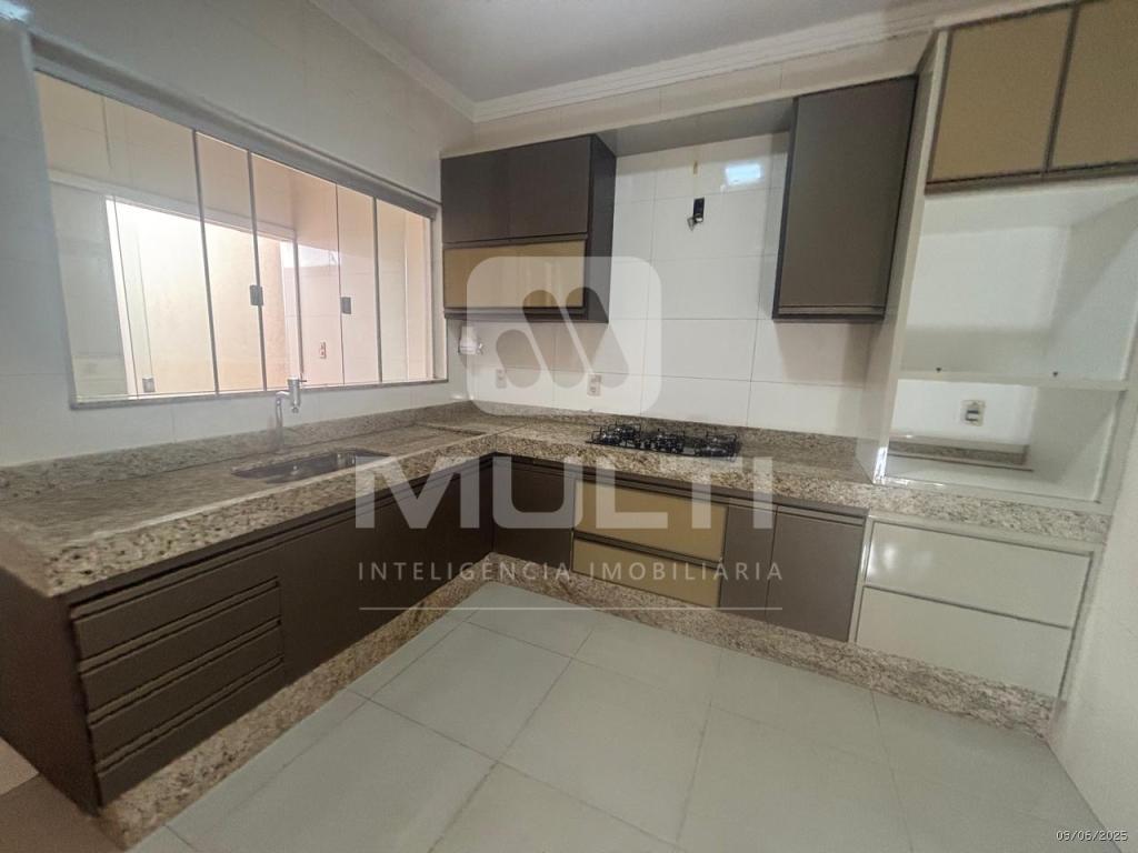 Casa à venda com 3 quartos, 200m² - Foto 25
