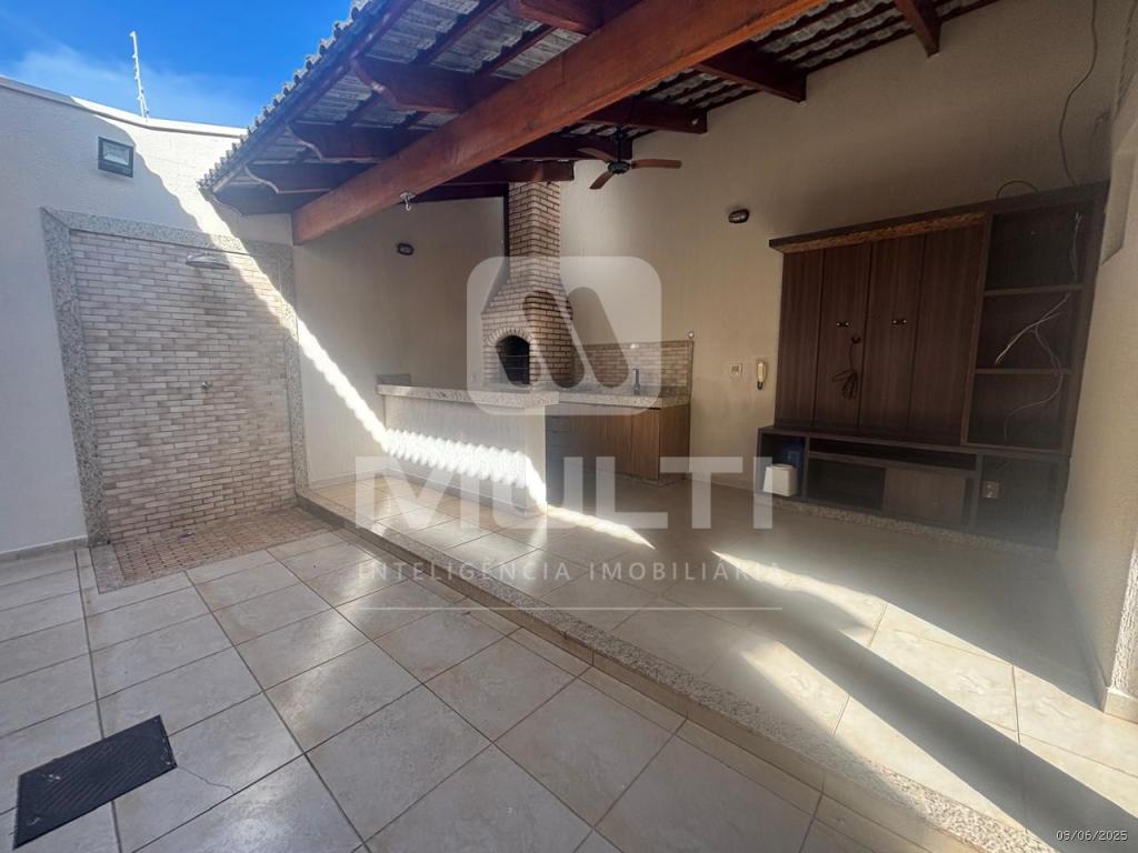 Casa à venda com 3 quartos, 200m² - Foto 28