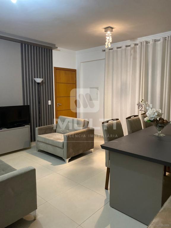 Apartamento à venda com 3 quartos, 76m² - Foto 1