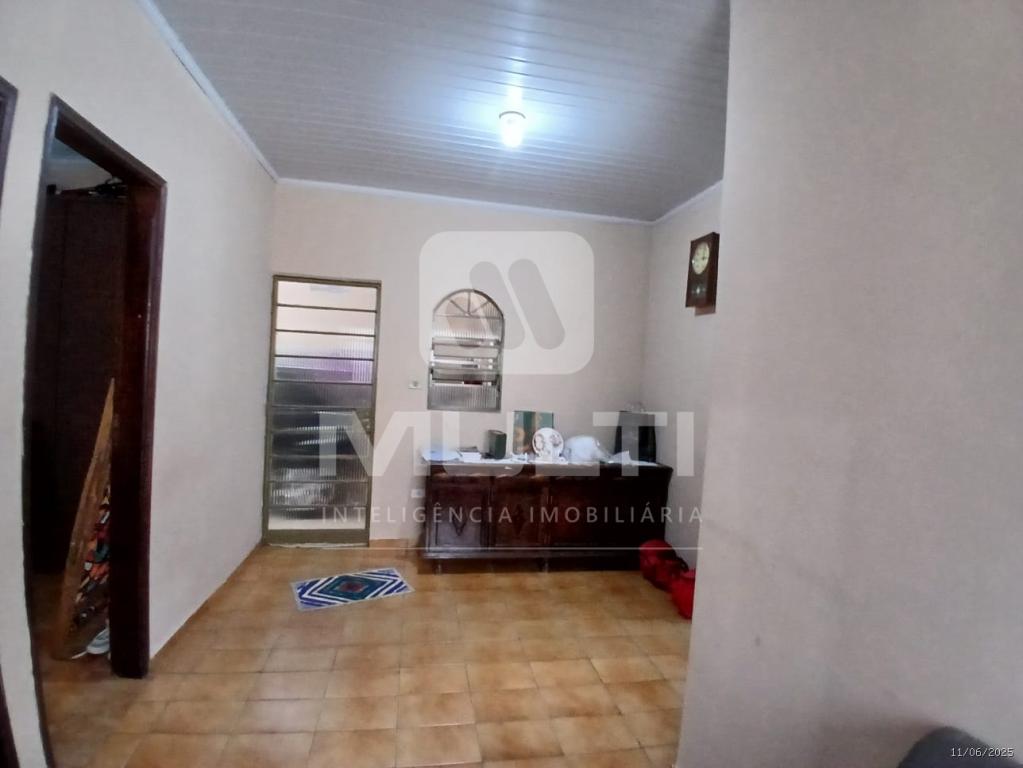 Casa à venda com 3 quartos, 200m² - Foto 3