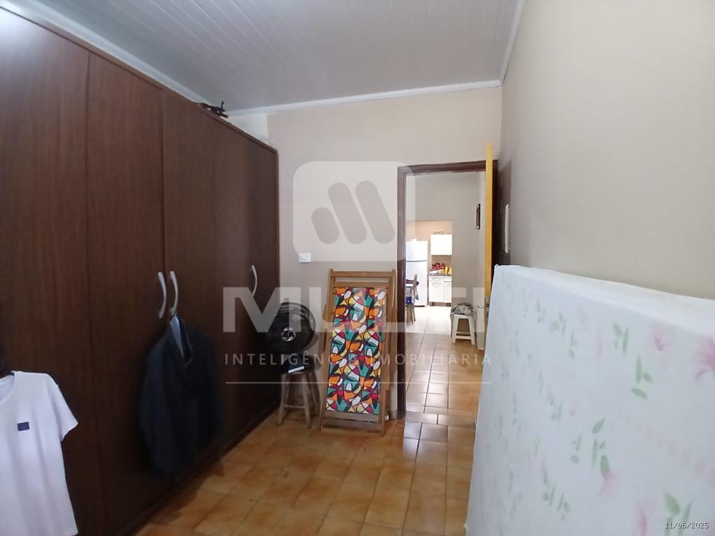 Casa à venda com 3 quartos, 200m² - Foto 4