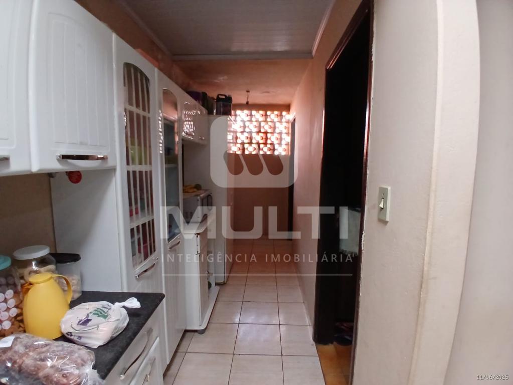 Casa à venda com 3 quartos, 200m² - Foto 11