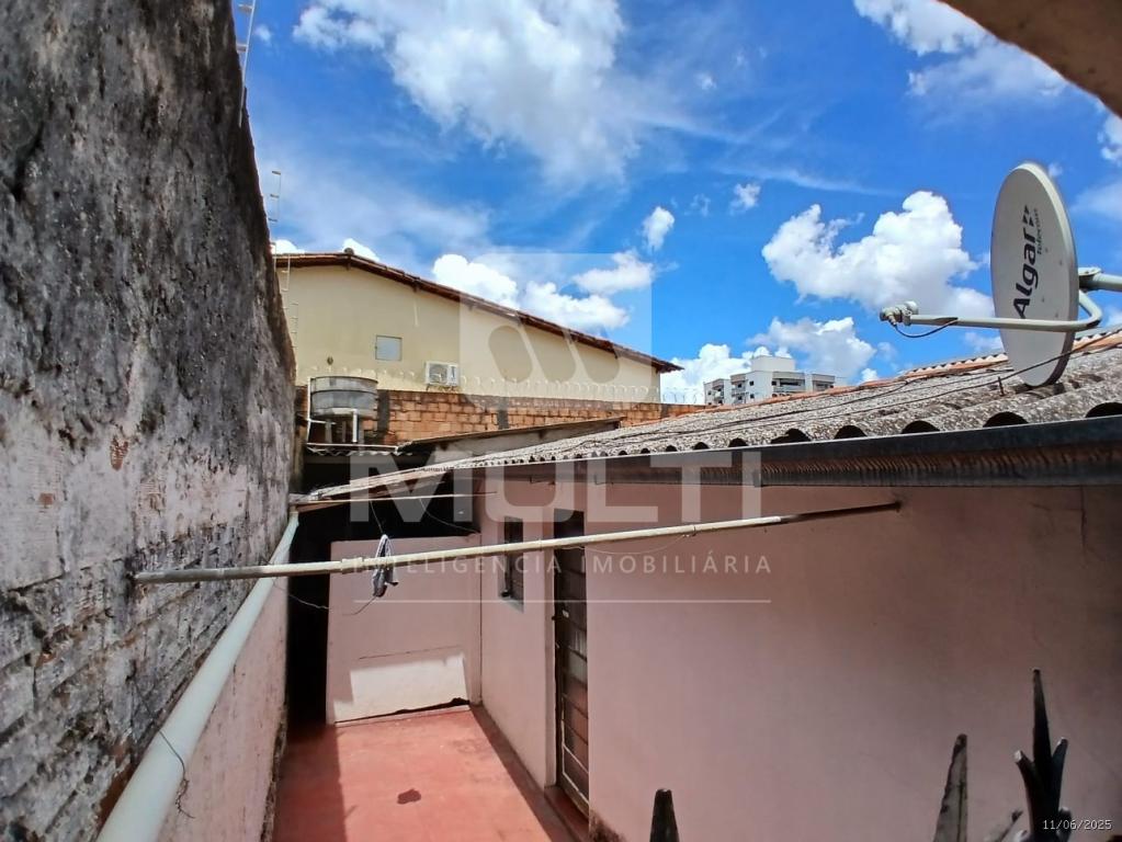 Casa à venda com 3 quartos, 200m² - Foto 14