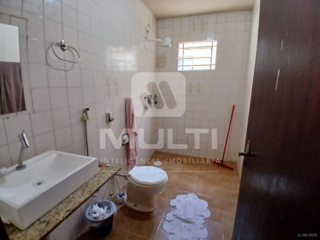 Casa à venda com 3 quartos, 200m² - Foto 15