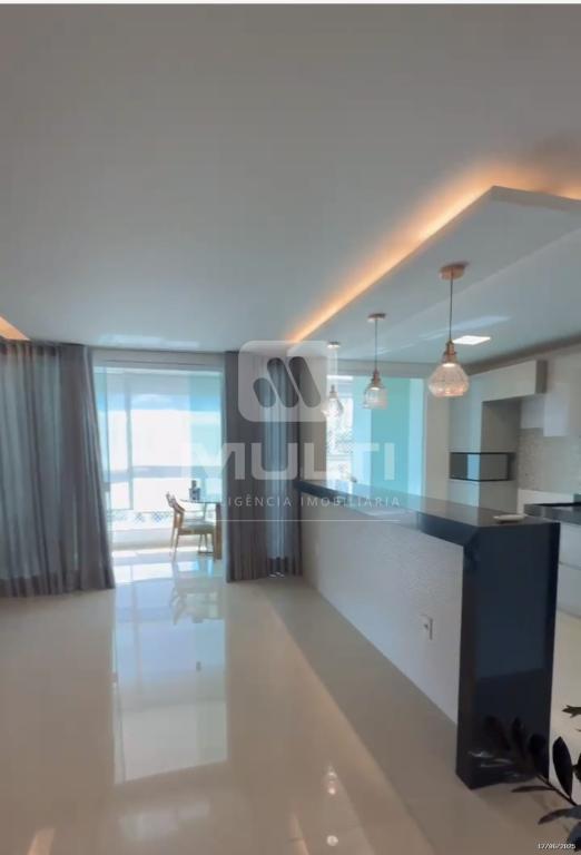 Apartamento à venda com 3 quartos, 110m² - Foto 1