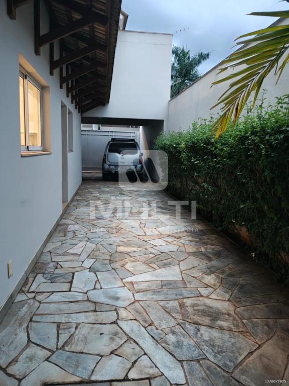 Casa, 4 quartos, 305 m² - Foto 2