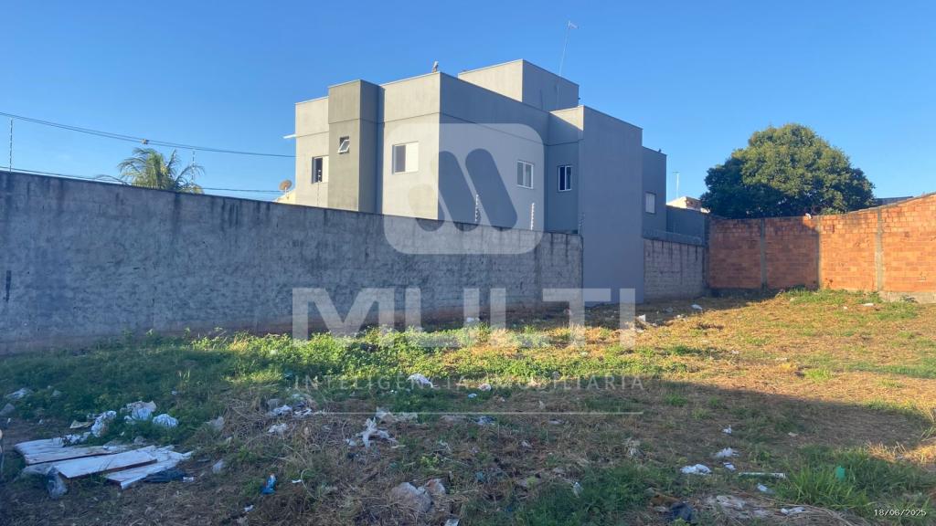 Terreno à venda com 1 quarto, 307m² - Foto 4