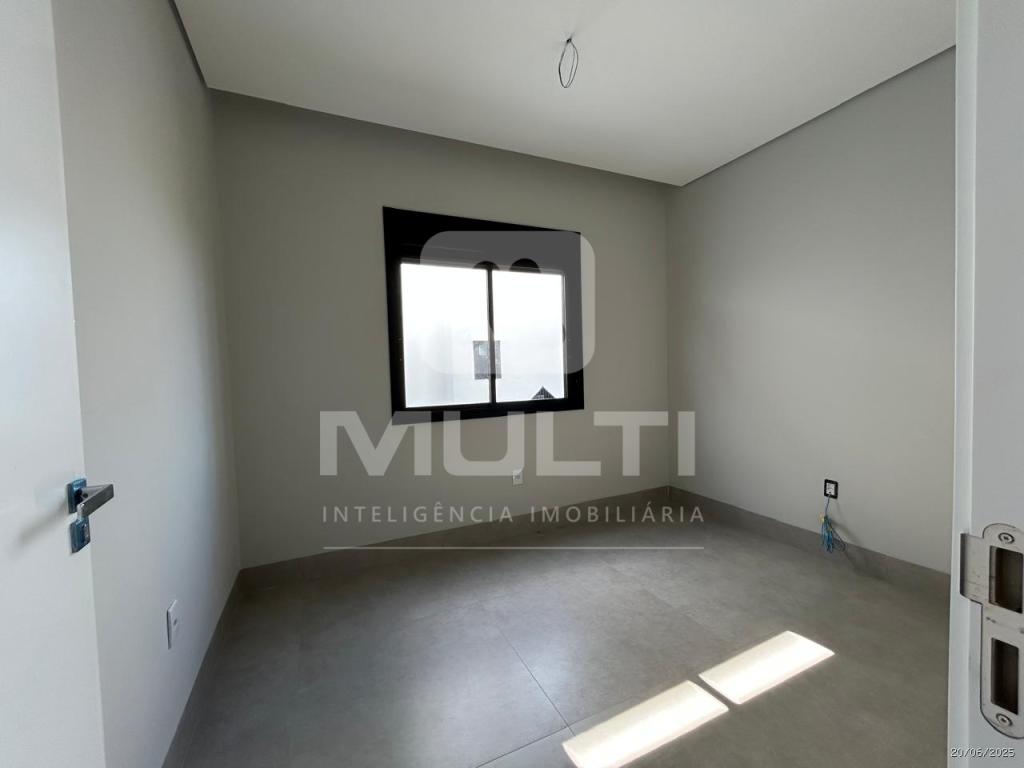 Casa de Condomínio à venda com 3 quartos, 216m² - Foto 2