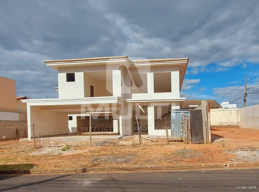 Casa à venda com 4 quartos, 429m² - Foto 1