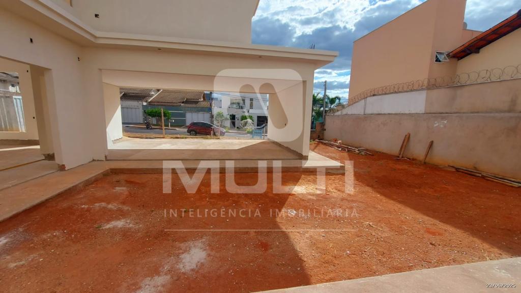 Casa à venda com 4 quartos, 429m² - Foto 2