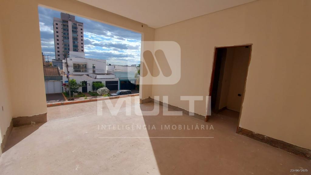 Casa à venda com 4 quartos, 429m² - Foto 6