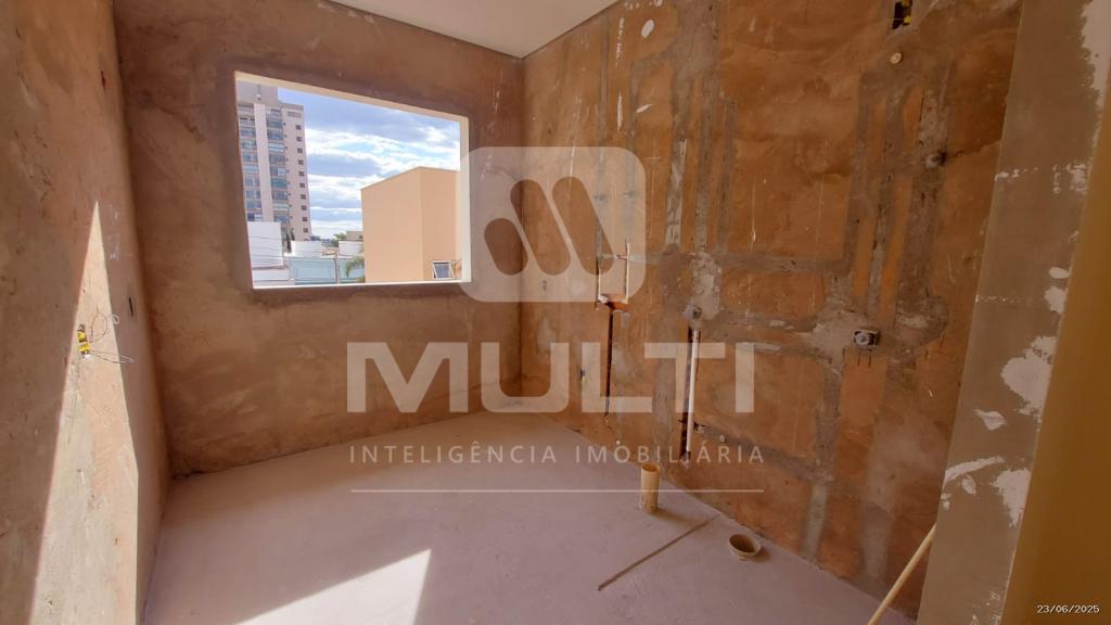 Casa à venda com 4 quartos, 429m² - Foto 8