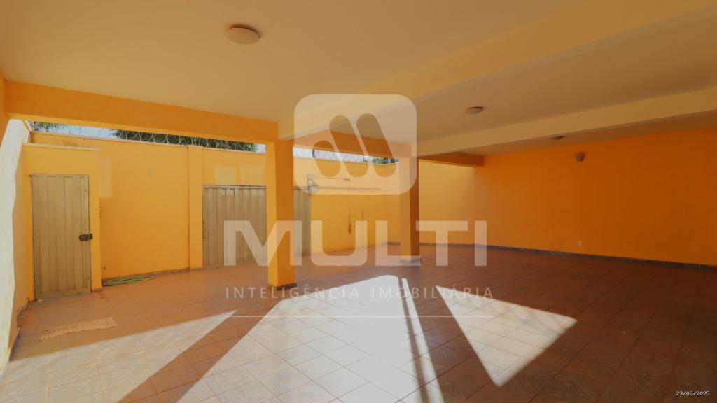 Casa, 5 quartos, 237 m² - Foto 3