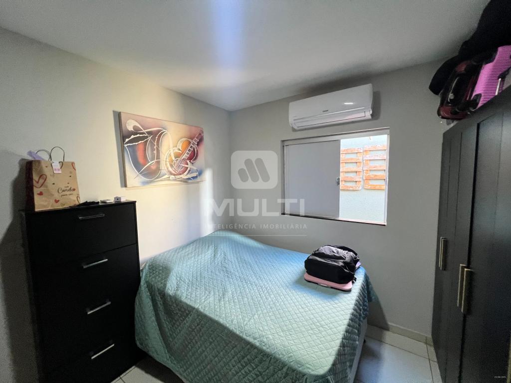 Casa à venda com 2 quartos, 57m² - Foto 13