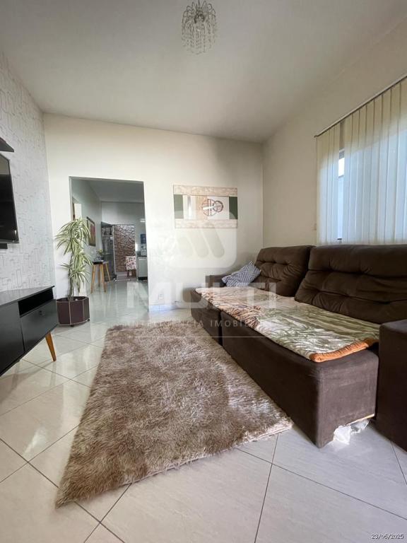 Casa à venda com 3 quartos, 180m² - Foto 1