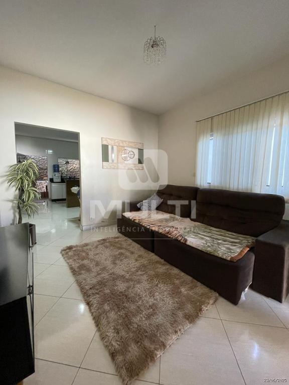 Casa à venda com 3 quartos, 180m² - Foto 2