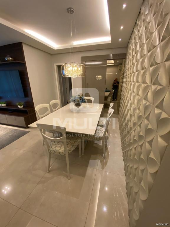 Apartamento à venda com 3 quartos, 110m² - Foto 1