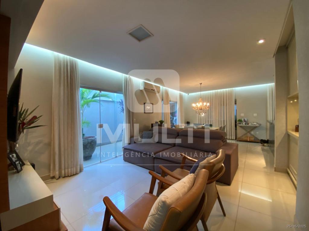 Casa à venda com 3 quartos, 200m² - Foto 2