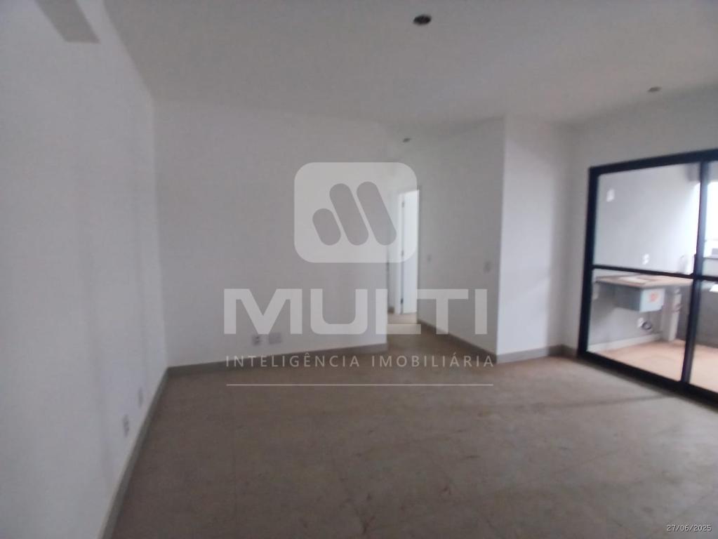 Apartamento à venda com 2 quartos, 68m² - Foto 3