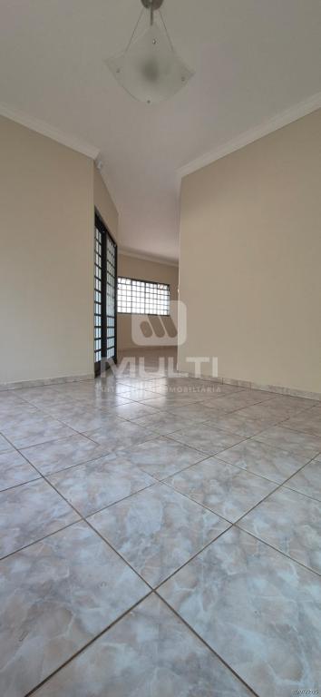 Casa à venda com 3 quartos, 144m² - Foto 1