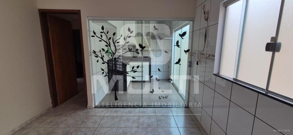 Casa à venda com 3 quartos, 144m² - Foto 2