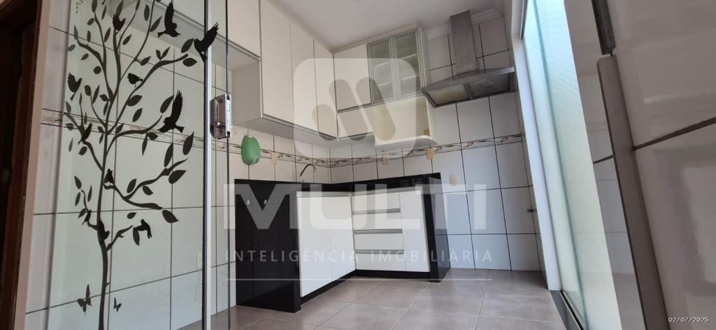 Casa à venda com 3 quartos, 144m² - Foto 4