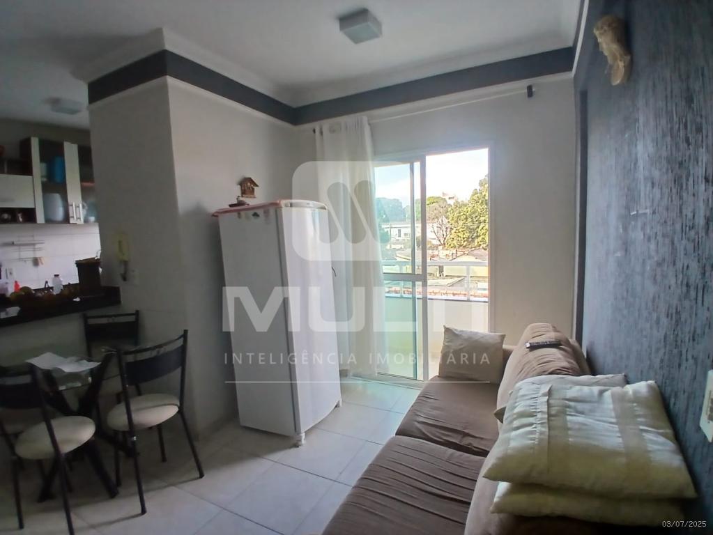 Apartamento à venda com 2 quartos, 50m² - Foto 2
