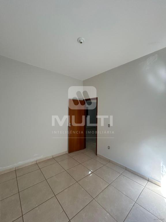 Casa à venda com 2 quartos, 60m² - Foto 8