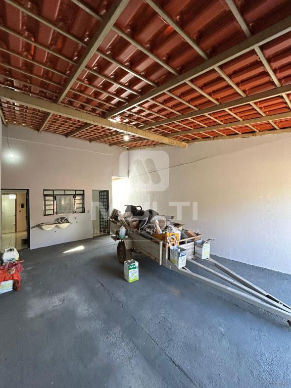 Casa à venda com 2 quartos, 60m² - Foto 13