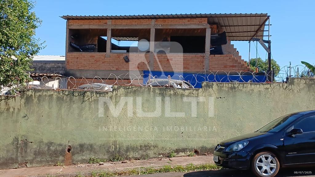 Terreno à venda com 1 quarto, 800m² - Foto 4