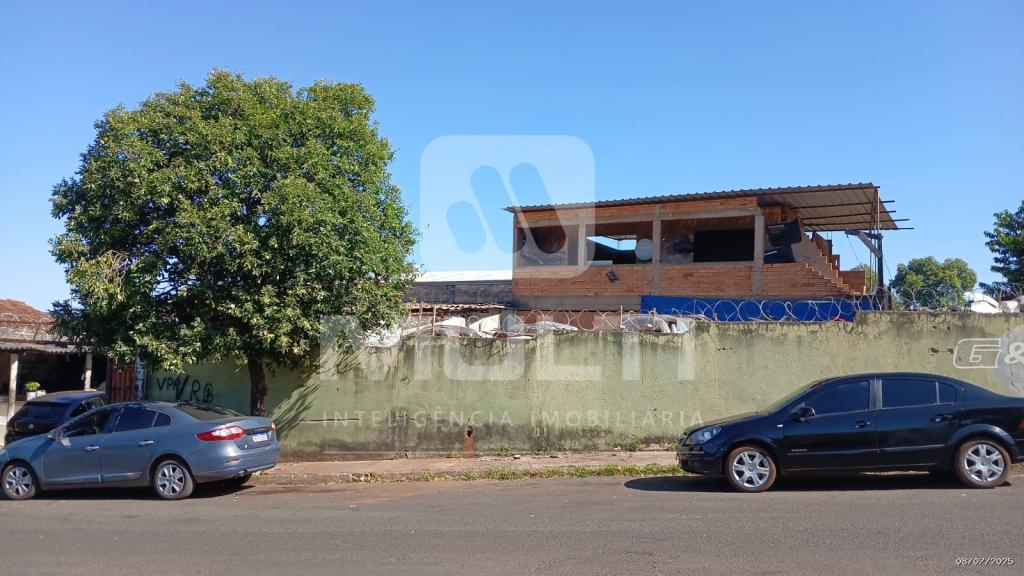 Terreno à venda com 1 quarto, 800m² - Foto 5