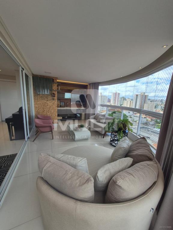 Apartamento à venda com 3 quartos, 200m² - Foto 2