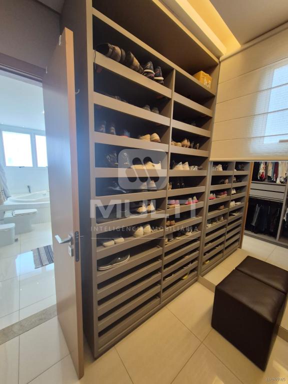 Apartamento à venda com 3 quartos, 200m² - Foto 19