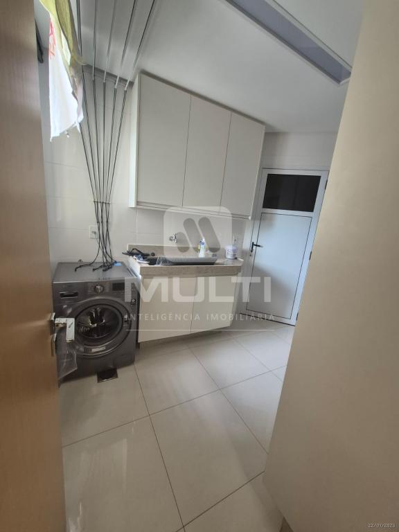 Apartamento à venda com 3 quartos, 200m² - Foto 23