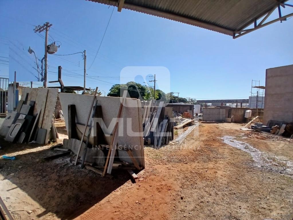 Terreno à venda com 1 quarto, 375m² - Foto 13