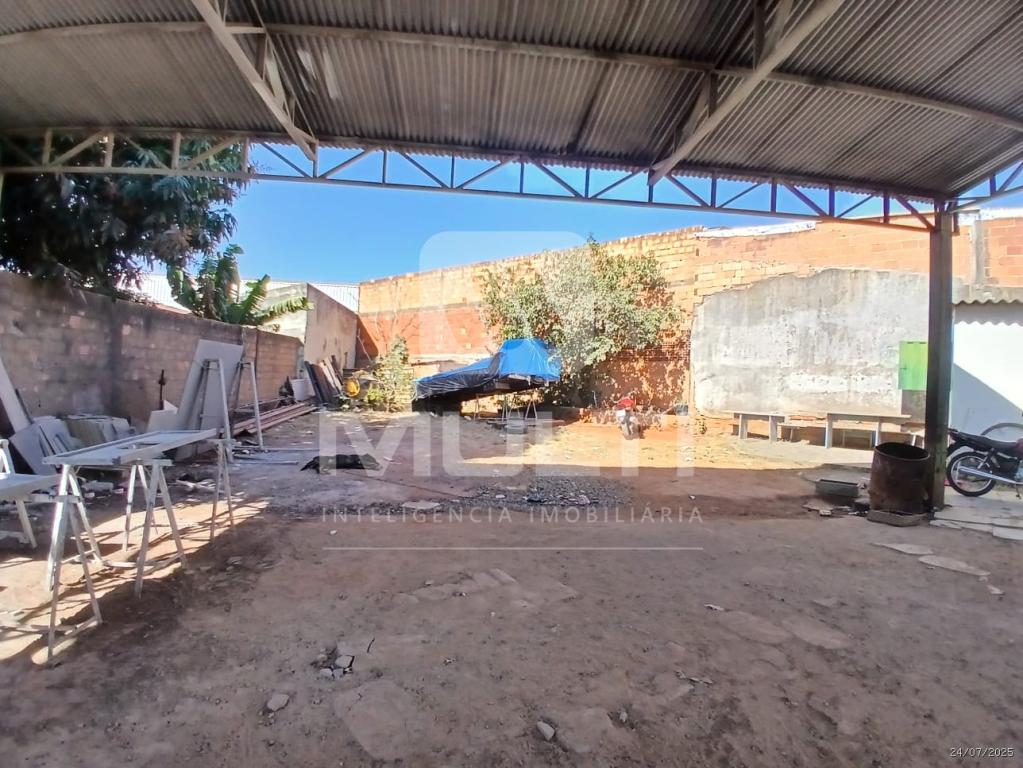 Terreno à venda com 1 quarto, 375m² - Foto 14