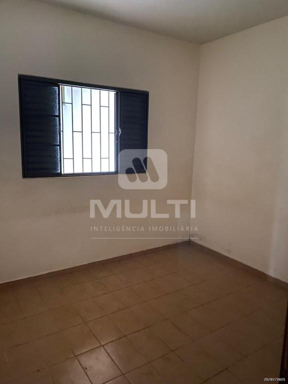 Casa à venda com 3 quartos, 137m² - Foto 4