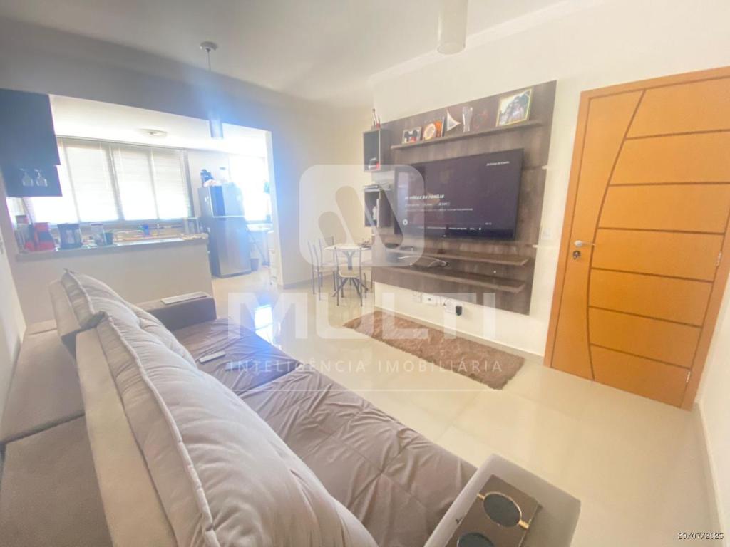 Apartamento à venda com 2 quartos, 62m² - Foto 1