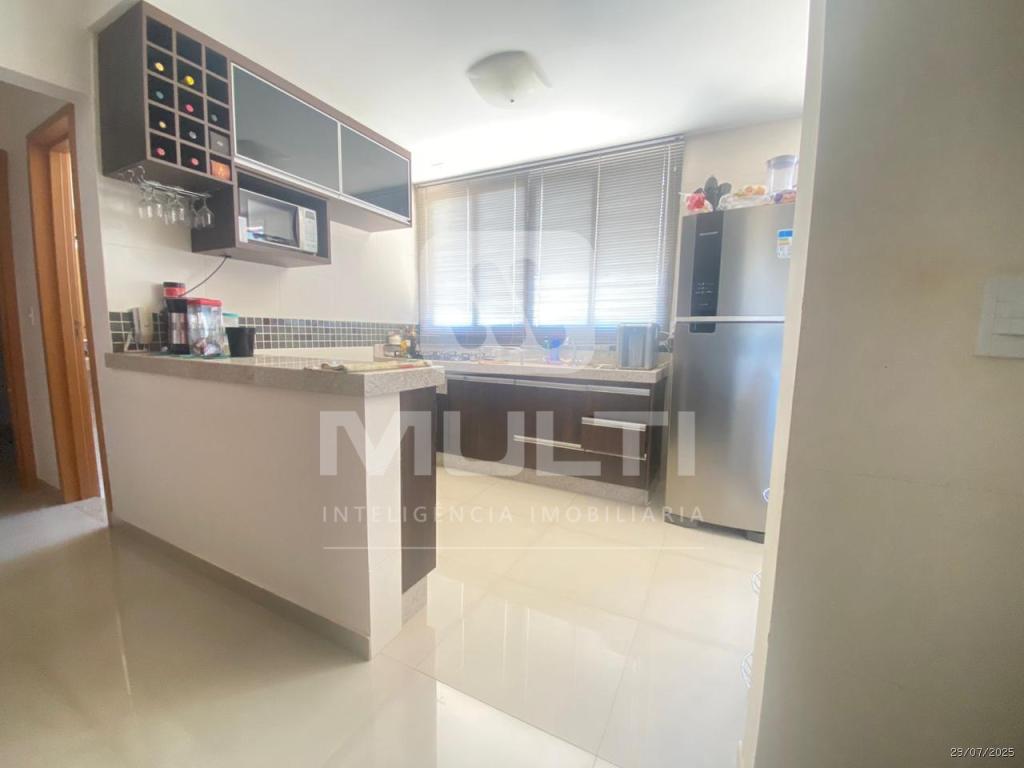 Apartamento à venda com 2 quartos, 62m² - Foto 2