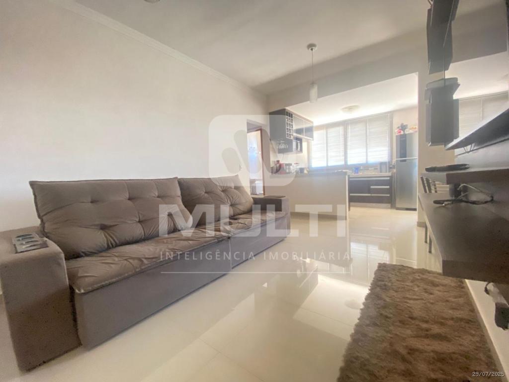 Apartamento à venda com 2 quartos, 62m² - Foto 3