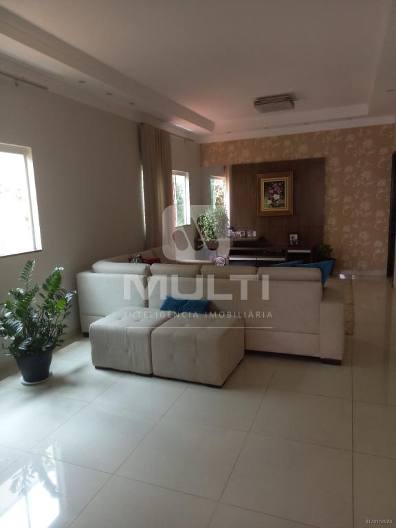 Casa, 3 quartos, 250 m² - Foto 1