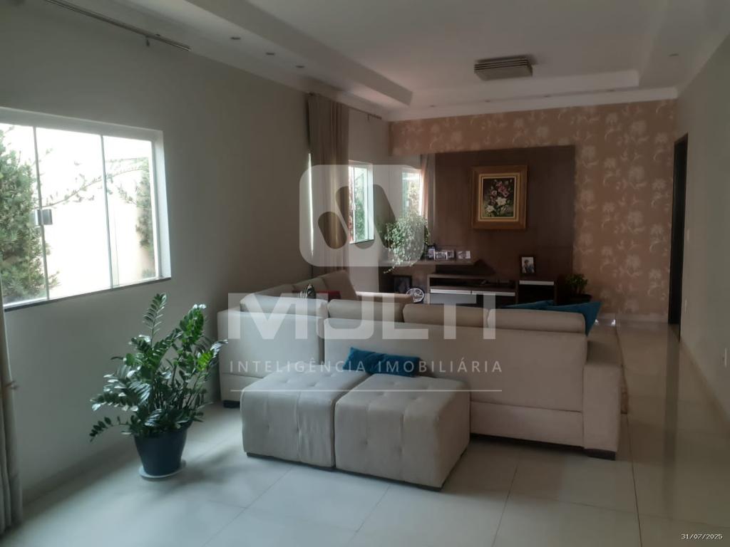 Casa, 3 quartos, 250 m² - Foto 35