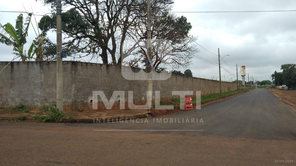 Loteamento e Condomínio - Foto 4