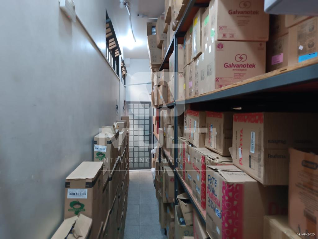 Prédio Inteiro à venda com 1 quarto, 196m² - Foto 3