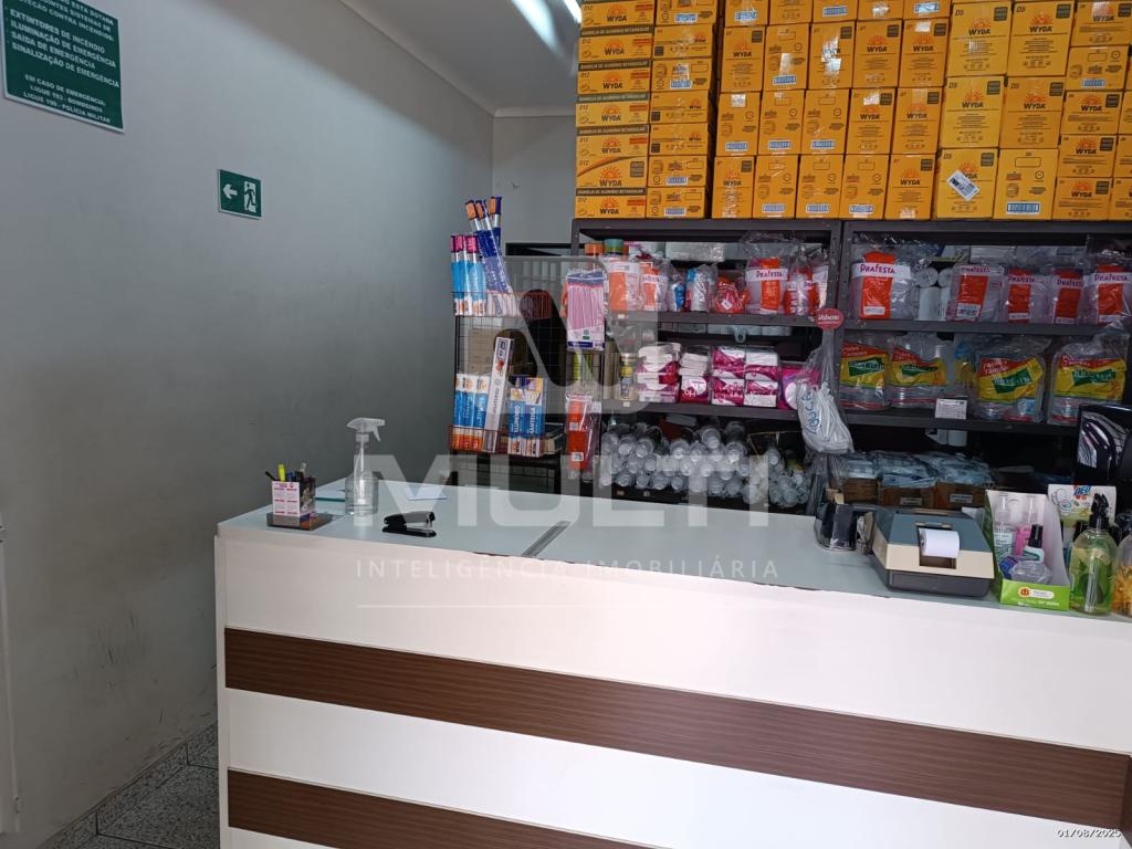 Prédio Inteiro à venda com 1 quarto, 196m² - Foto 5