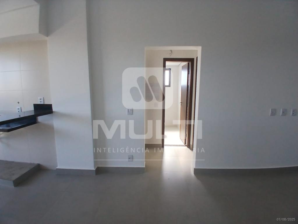 Apartamento à venda com 2 quartos, 63m² - Foto 1