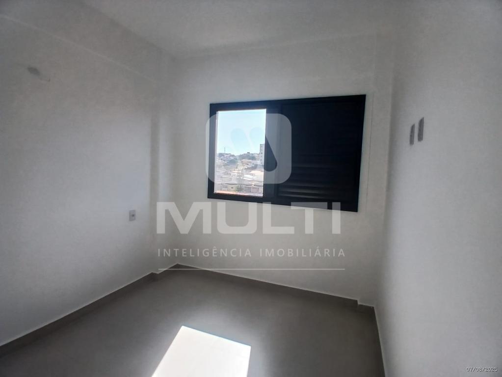 Apartamento à venda com 2 quartos, 63m² - Foto 5